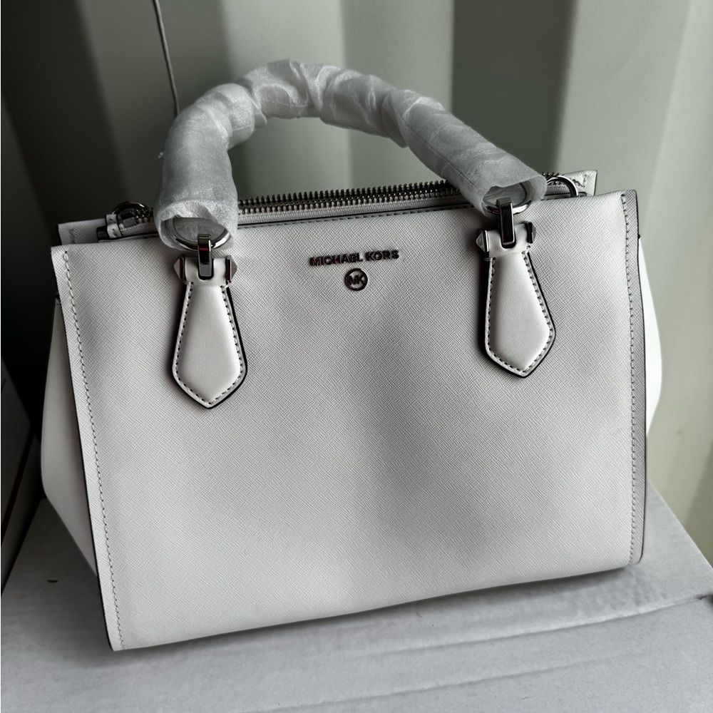 Michael Kors Elegant White Satchel